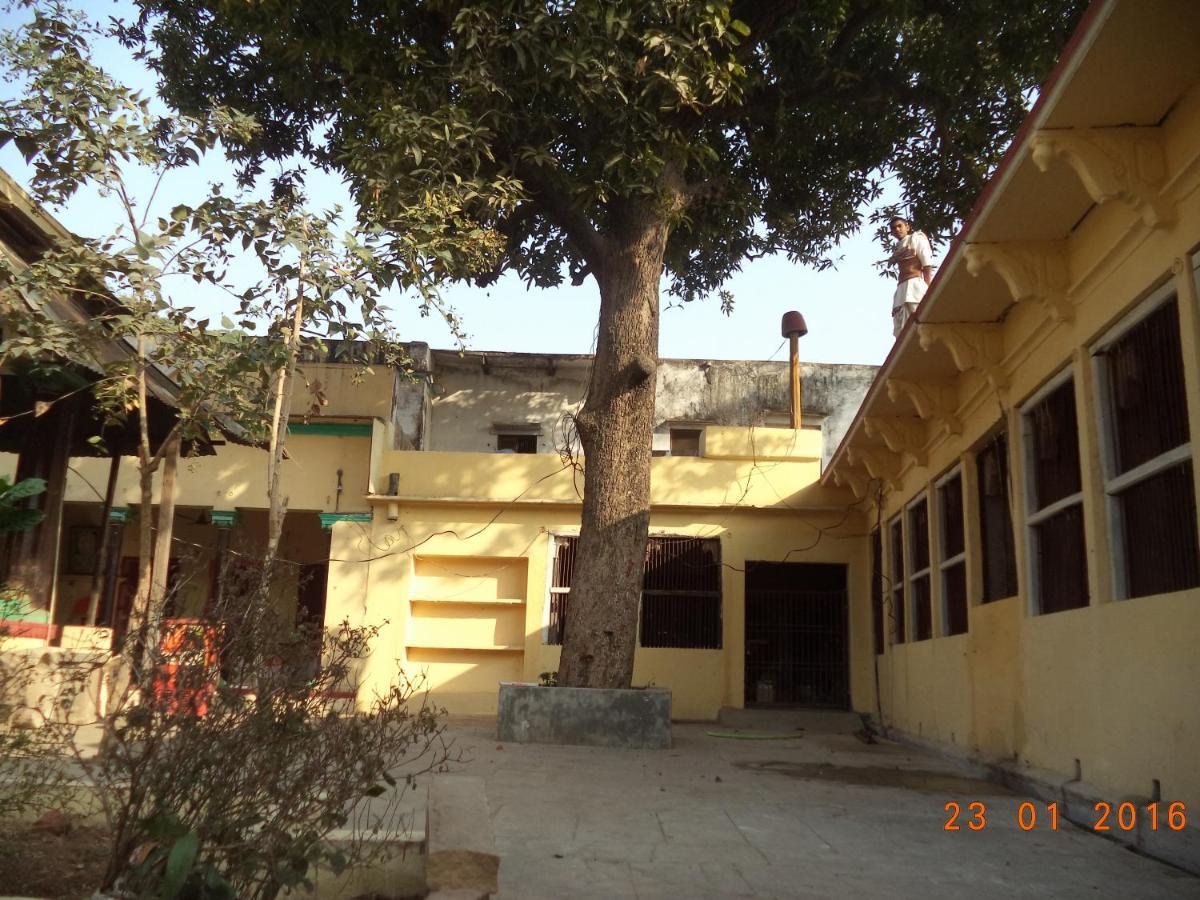 Shri Swami Sheetal Das Akhada B1-88 Assi , Near Pushkar Talab,Varanasi, Ashram Dharmshala Hotel Exterior photo