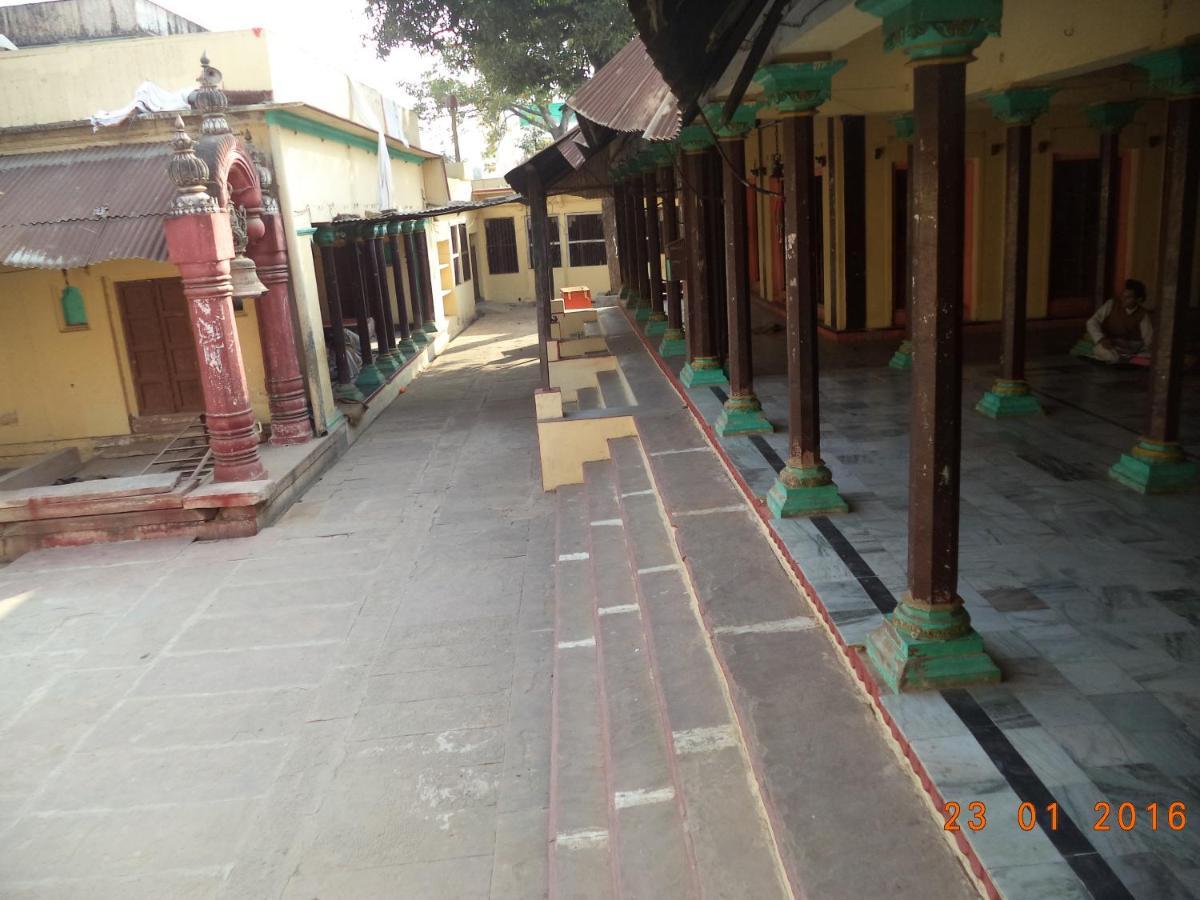 Shri Swami Sheetal Das Akhada B1-88 Assi , Near Pushkar Talab,Varanasi, Ashram Dharmshala Hotel Exterior photo