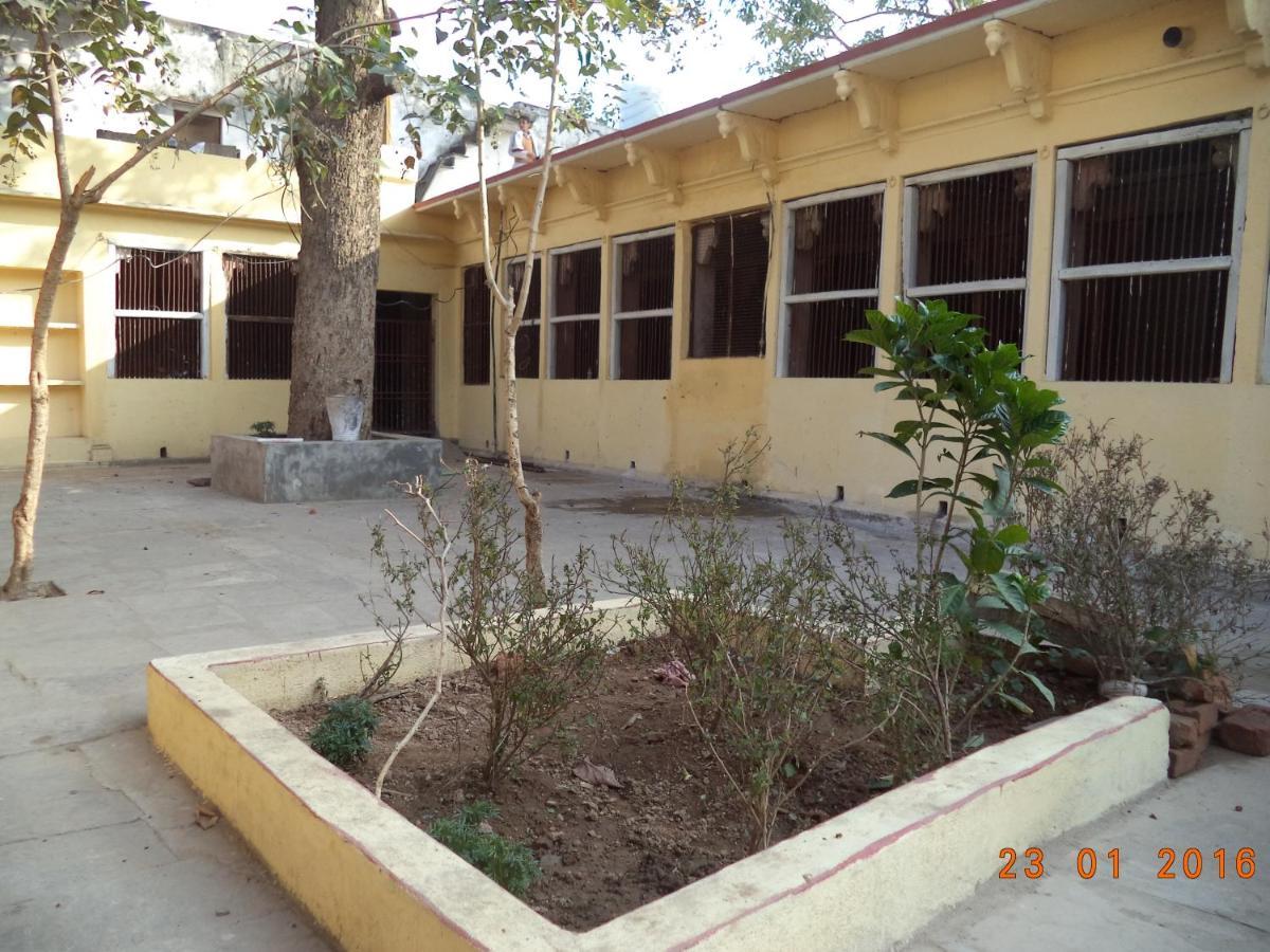 Shri Swami Sheetal Das Akhada B1-88 Assi , Near Pushkar Talab,Varanasi, Ashram Dharmshala Hotel Exterior photo
