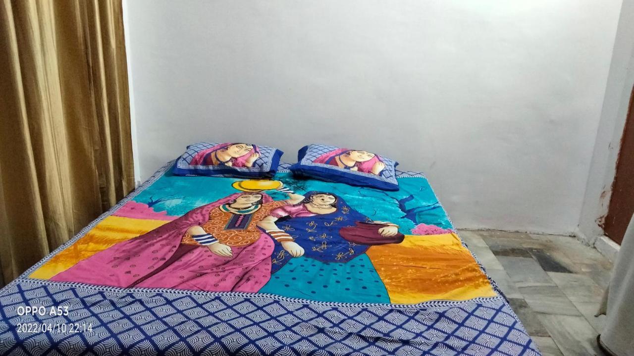 Shri Swami Sheetal Das Akhada B1-88 Assi , Near Pushkar Talab,Varanasi, Ashram Dharmshala Hotel Exterior photo