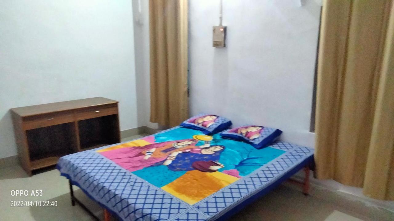 Shri Swami Sheetal Das Akhada B1-88 Assi , Near Pushkar Talab,Varanasi, Ashram Dharmshala Hotel Exterior photo