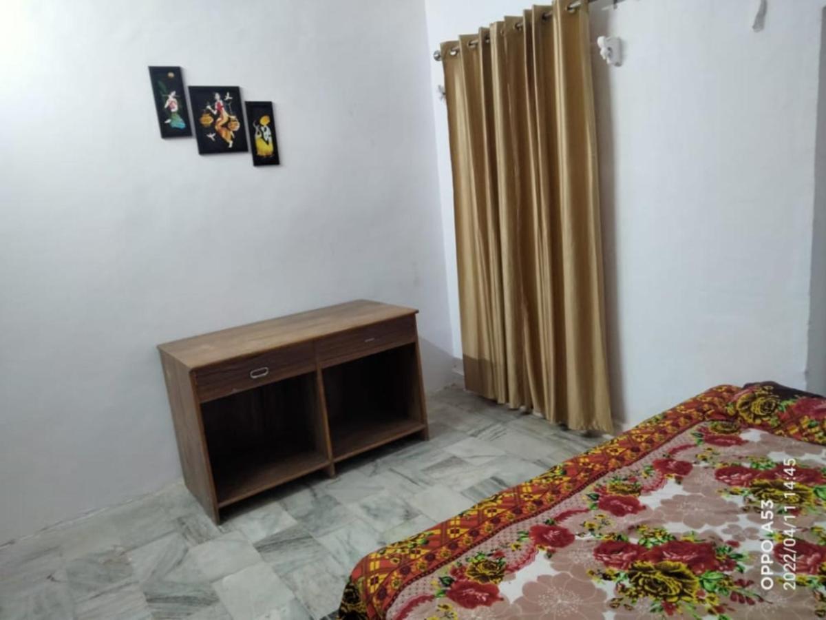 Shri Swami Sheetal Das Akhada B1-88 Assi , Near Pushkar Talab,Varanasi, Ashram Dharmshala Hotel Exterior photo