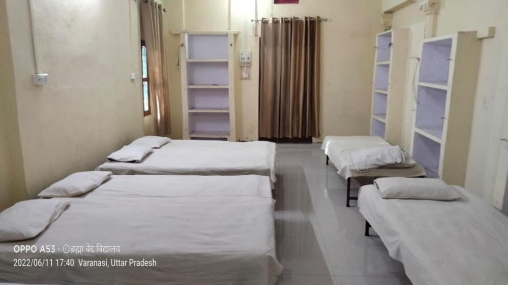 Shri Swami Sheetal Das Akhada B1-88 Assi , Near Pushkar Talab,Varanasi, Ashram Dharmshala Hotel Exterior photo