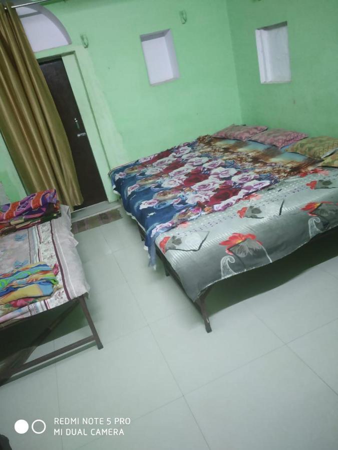 Shri Swami Sheetal Das Akhada B1-88 Assi , Near Pushkar Talab,Varanasi, Ashram Dharmshala Hotel Exterior photo