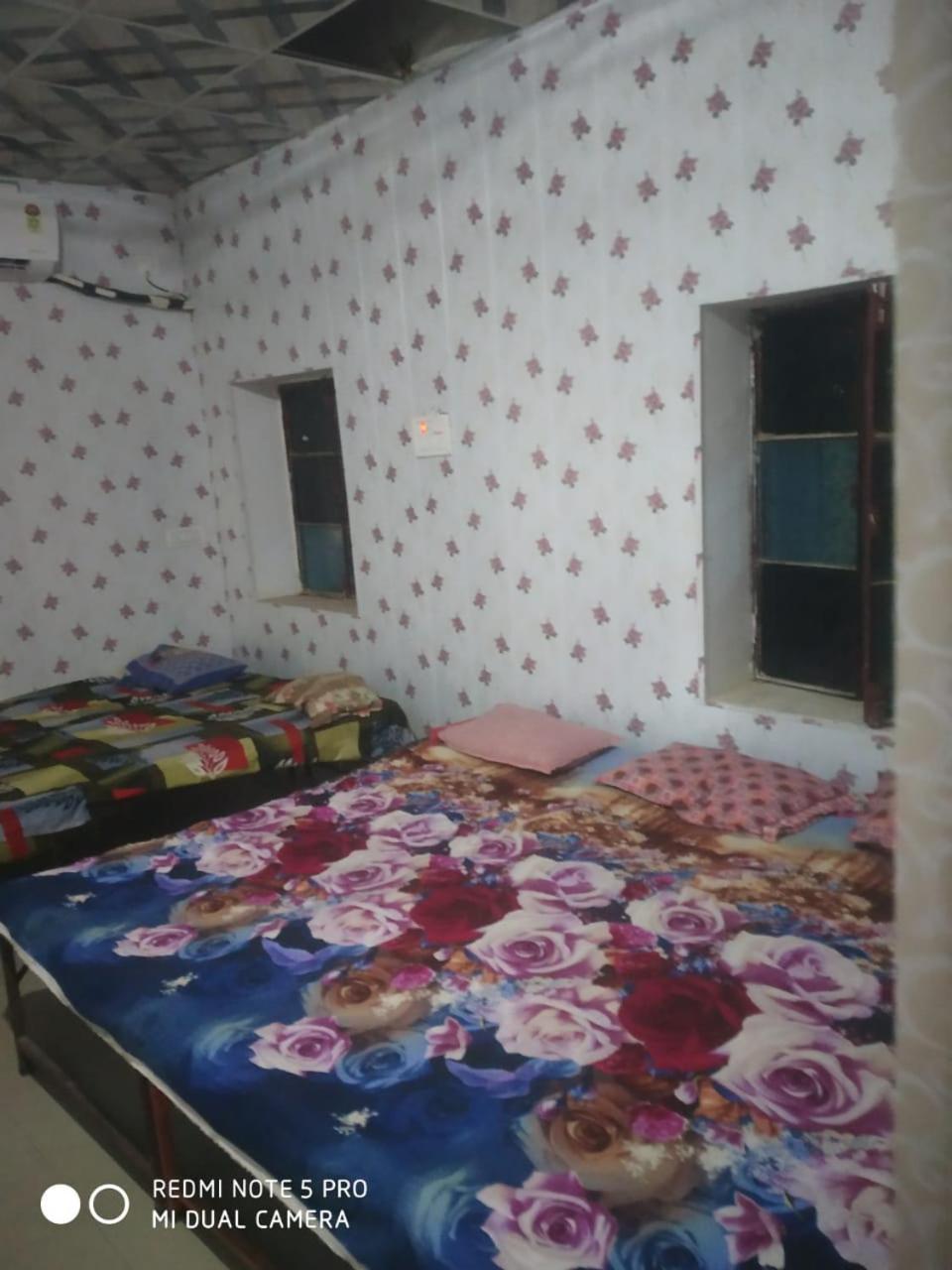 Shri Swami Sheetal Das Akhada B1-88 Assi , Near Pushkar Talab,Varanasi, Ashram Dharmshala Hotel Exterior photo